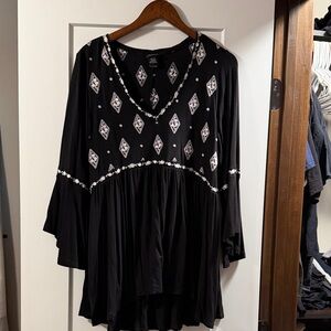 Torrid Black and White Patterned Tunic